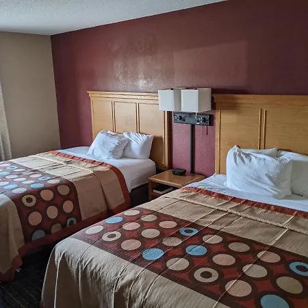 Super 8 By Wyndham Baxter/Brainerd Area Hotel